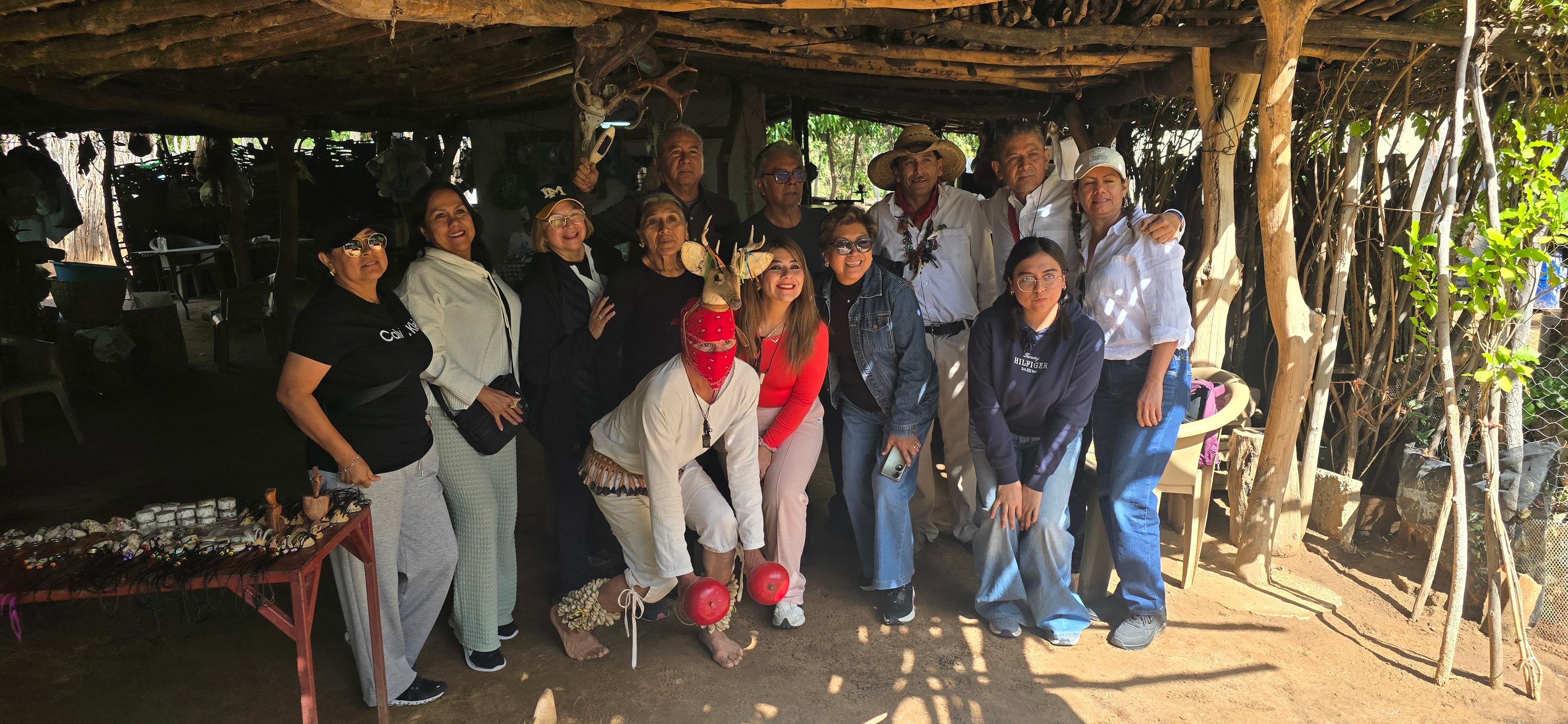 Grupo con danzante del Venado - Los Capomos